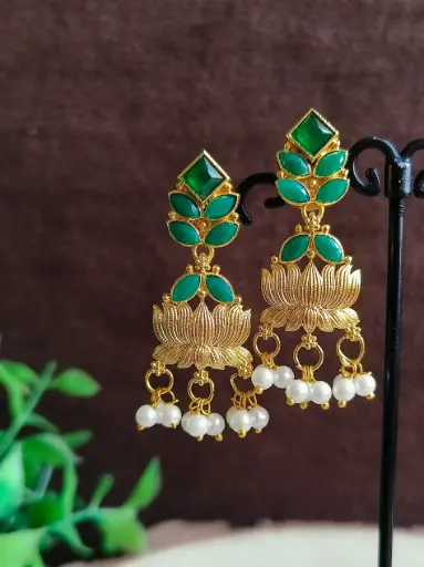 [1214GDDLGRN120] Isha Earrings